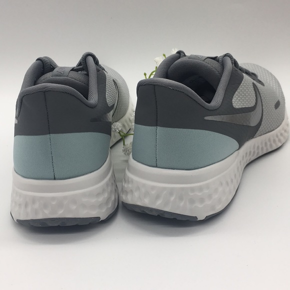 wmns revolution 5 nike
